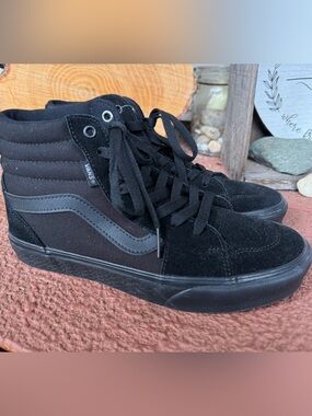 NEW Vans Sk8-Hi Triple Black High Tops 🖤